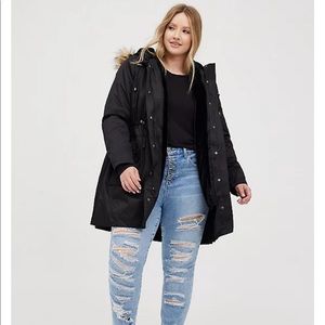 Torrid 3 in 1 Parka, Size 1. Worn twice, purchased in Fall 2021.